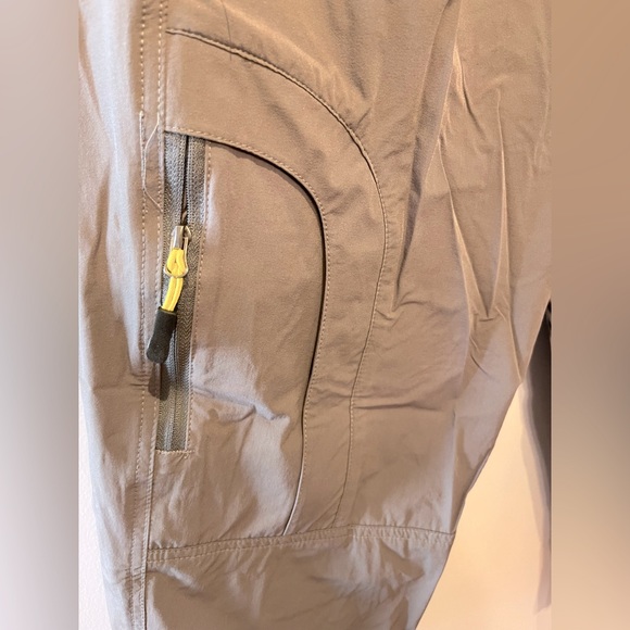 NWOT Grey capris size 30 - Picture 7 of 7